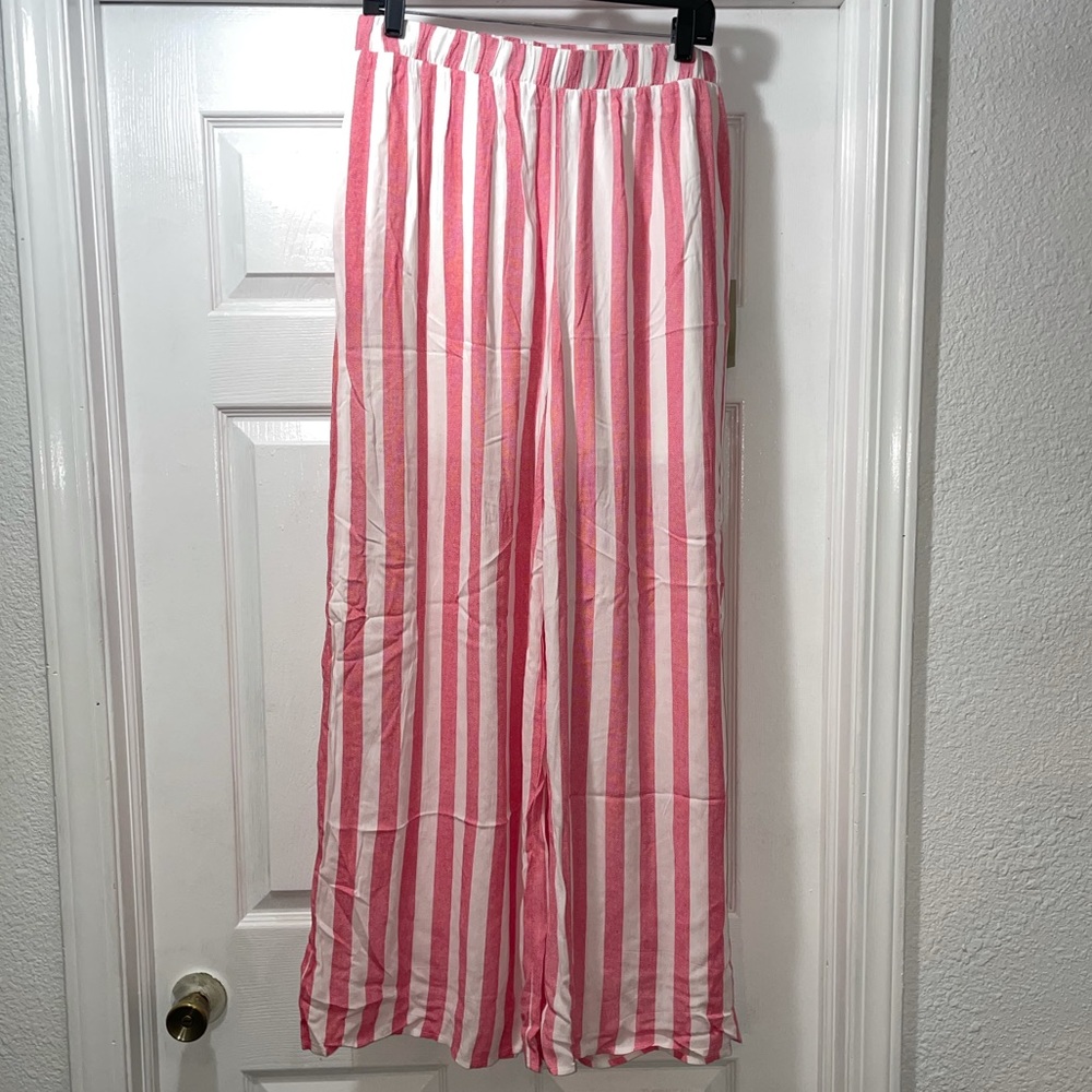 NWT Laura’s Boutique pink & white striped pants with a relaxed fit.